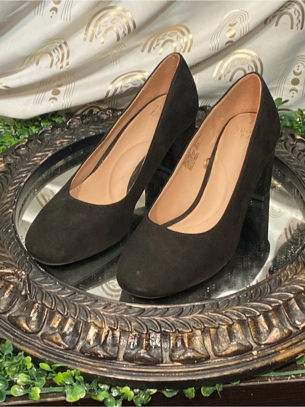 Time and Tru Black Suede Round-Toe Heels